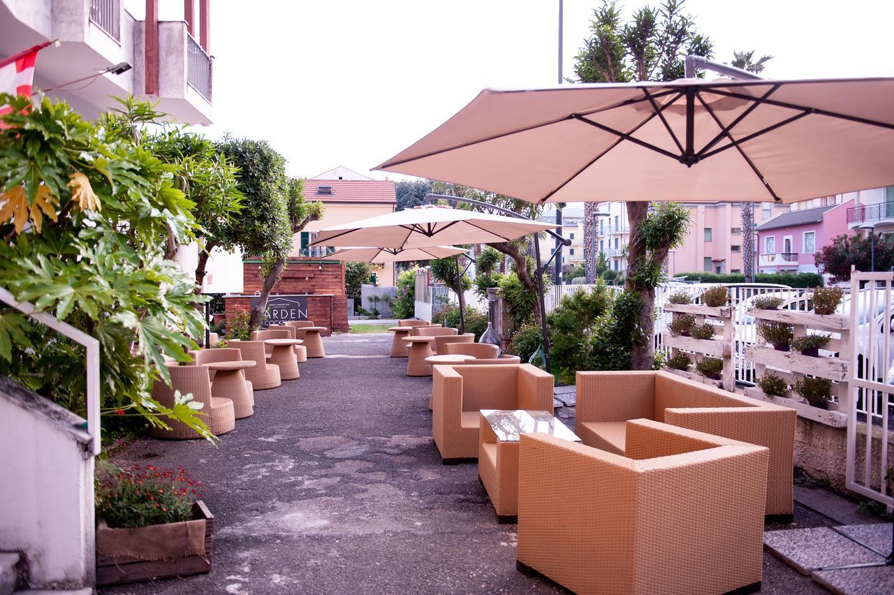 Hotel Capri Pietra Ligure Eksteriør billede