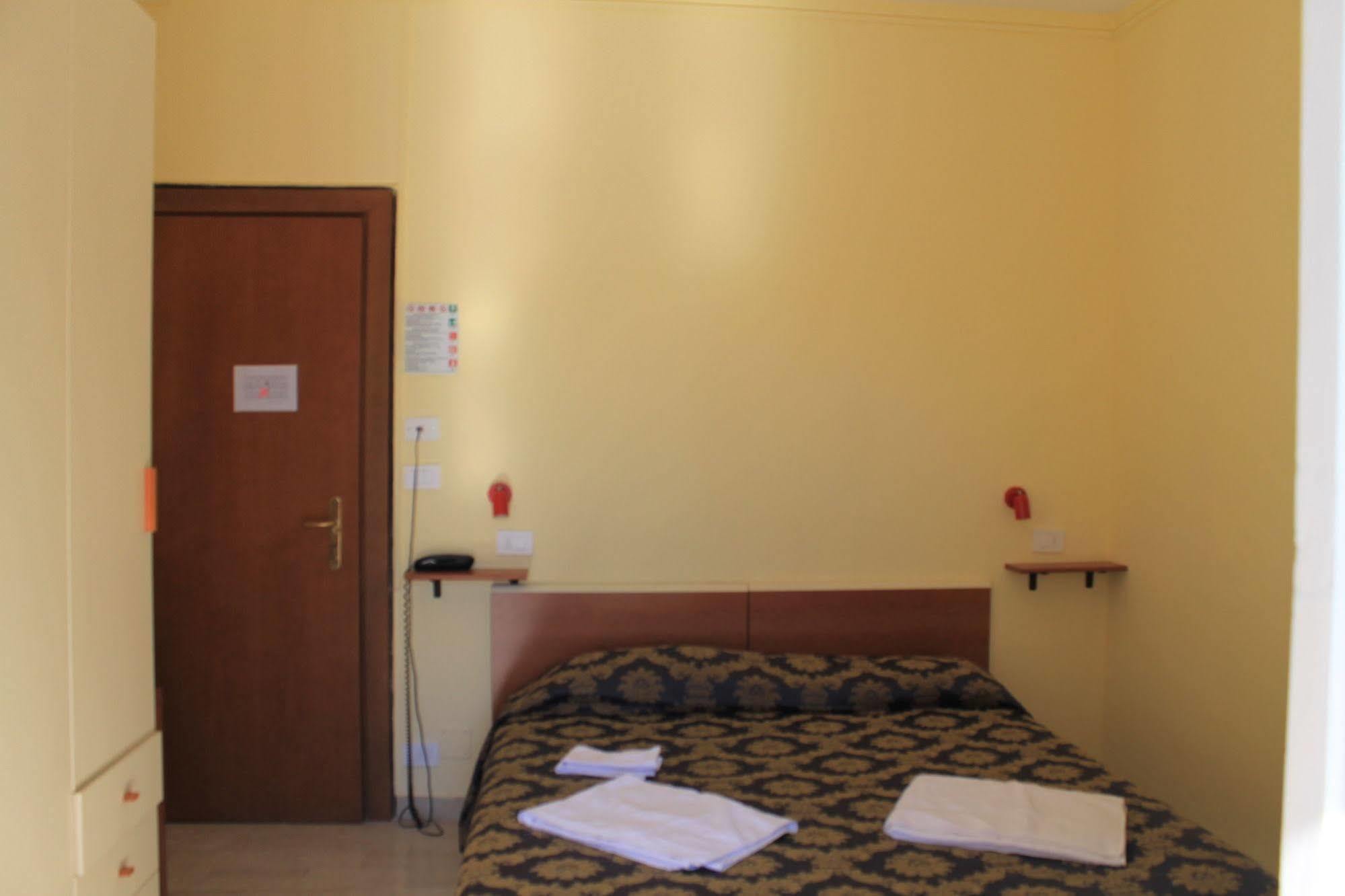Hotel Capri Pietra Ligure Eksteriør billede