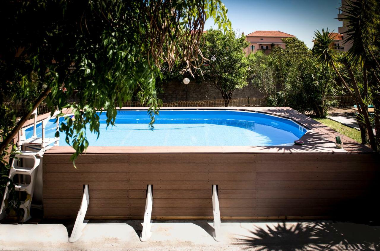 Hotel Capri Pietra Ligure Eksteriør billede